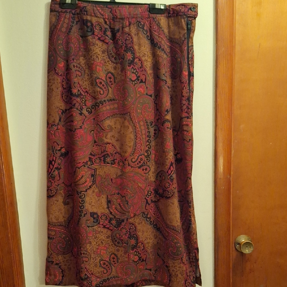 ISLANDER Paisley Print Brown and Red Skirt. Size 18W Womens. Brown And Black.
